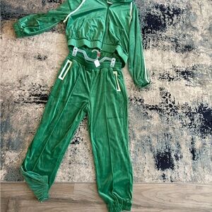 Fashion Nova Emerald Velour Jogger Set